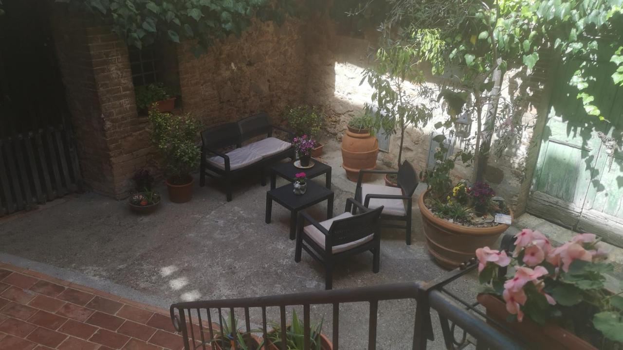 Antico Borgo Di Torri Bed & Breakfast 3*