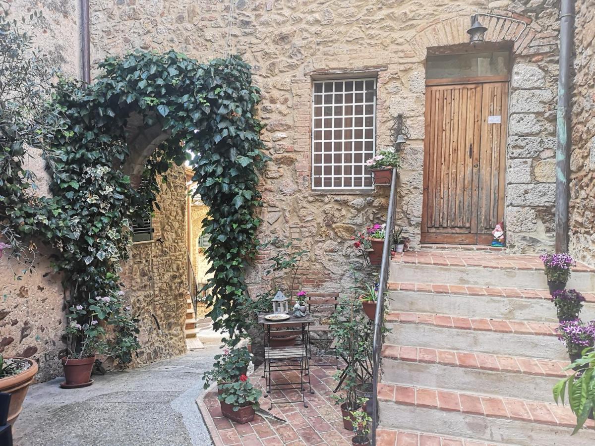 Alojamento de Acomodação e Pequeno-almoço Antico Borgo Di Torri 3*