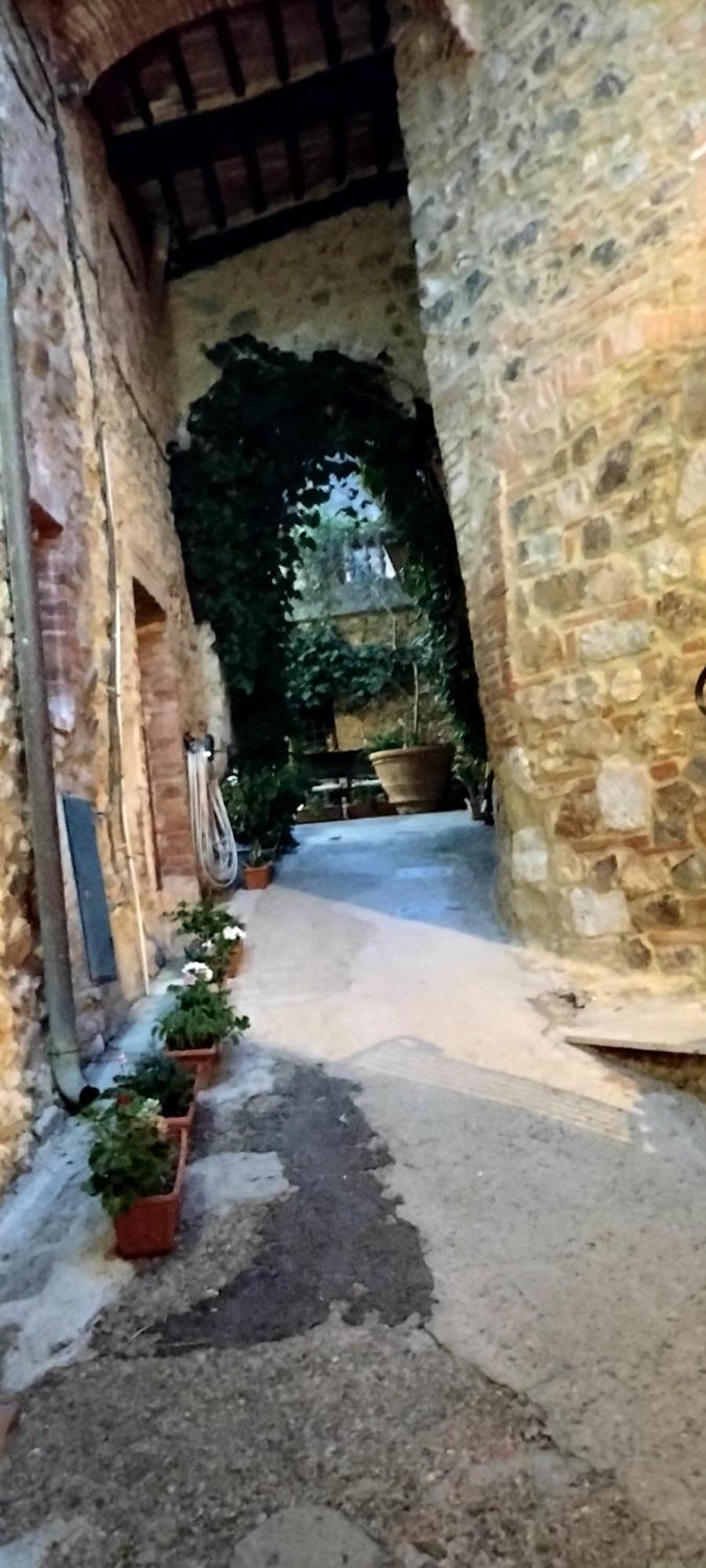 Alojamento de Acomodação e Pequeno-almoço Antico Borgo Di Torri 3*